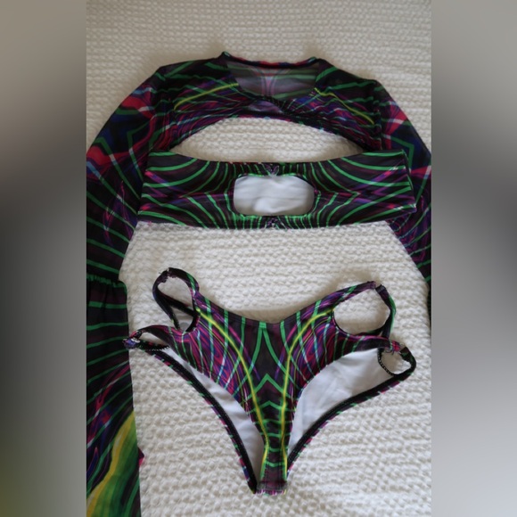 Badinka Trance Three-Piece Set - Picture 5 of 8